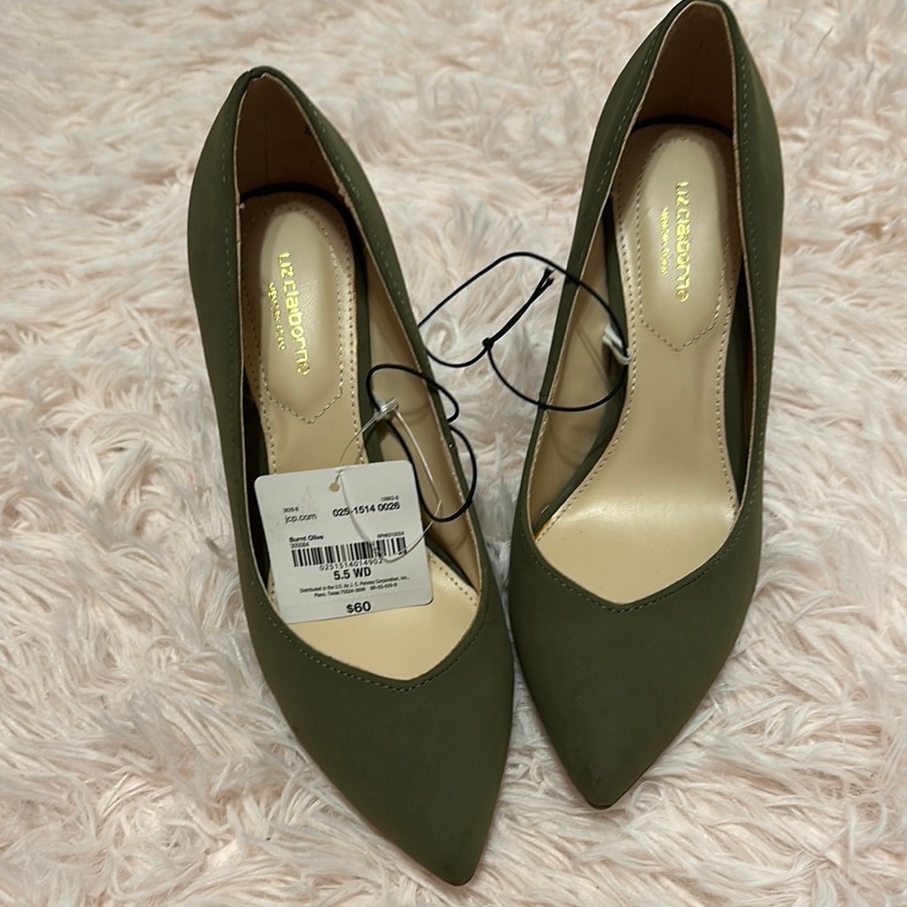 Liz Claiborne Burnt Olive Memory Foam Pumps size 5.5 wide - Picture 5 of 6